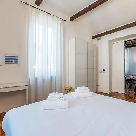 Apartament Casa Isabella Al Colosseo - Fromhometorome *